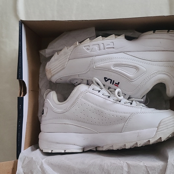 Fila disruptors. - Picture 1 of 3